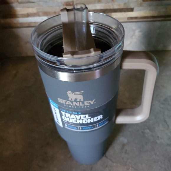NEW Stanley Adventure Quencher 40oz Tumbler Coal - Picture 9 of 11